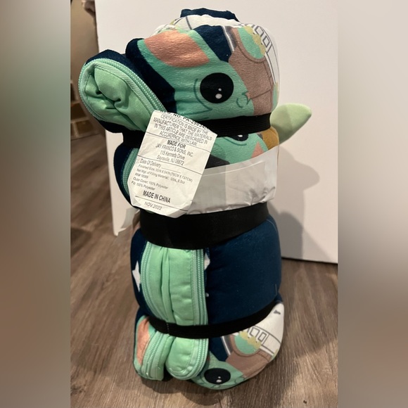 Yoda Plush and Sleeping Bag- NWT - Picture 2 of 4